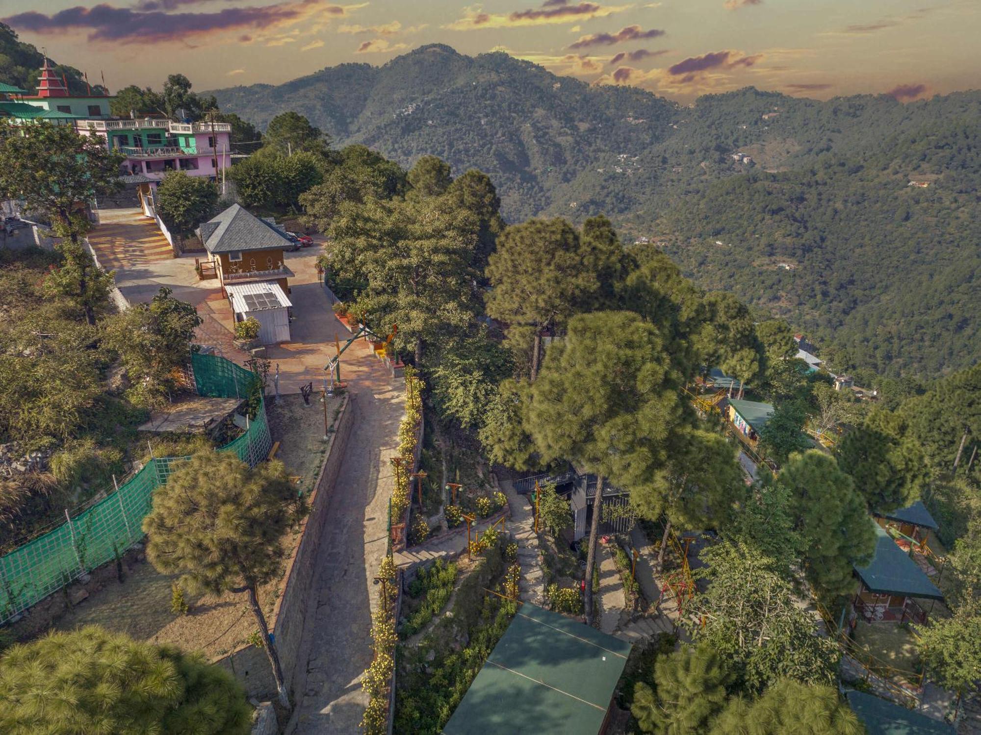 A Kasauli Ggaon By Echor Hotel Kültér fotó