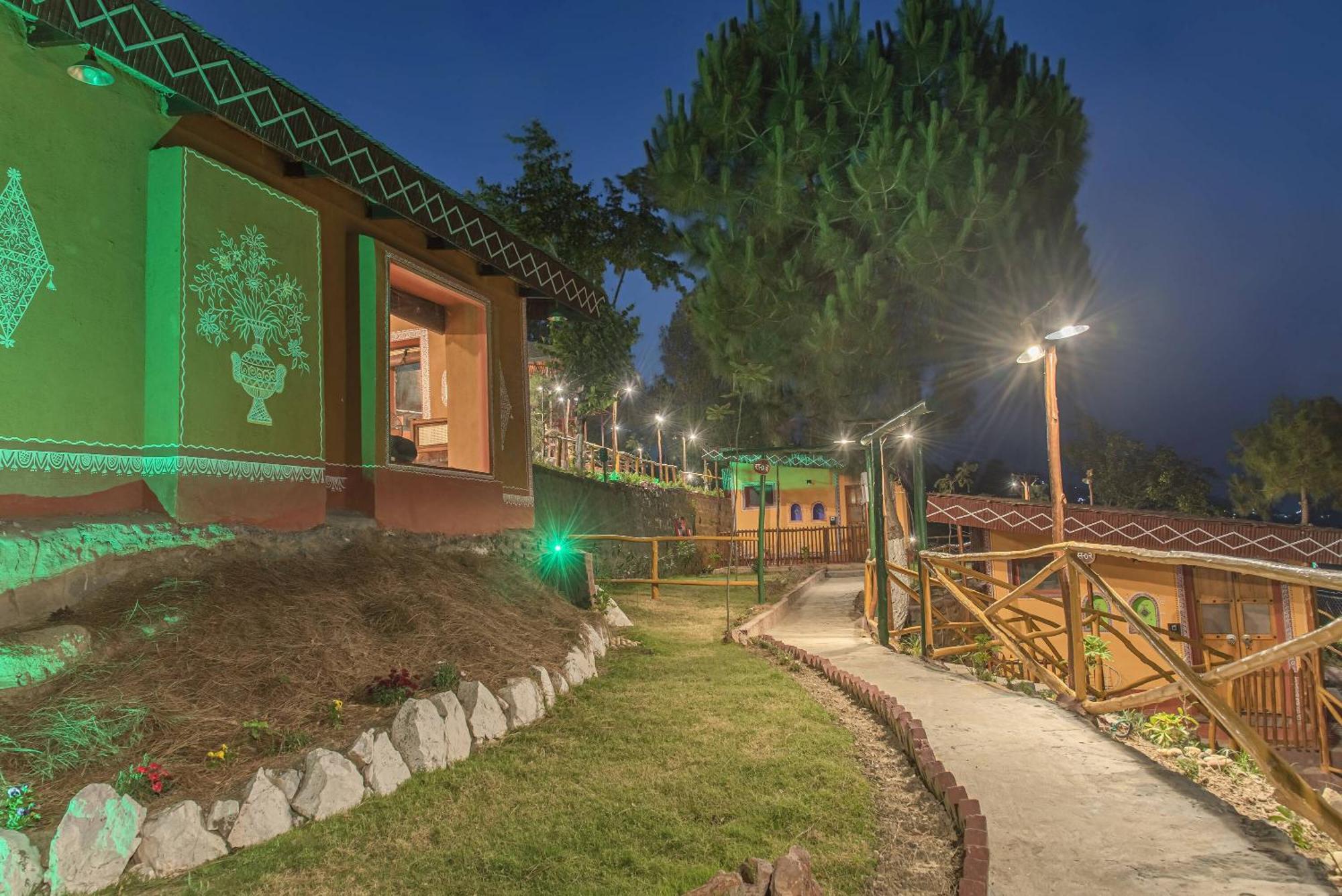 A Kasauli Ggaon By Echor Hotel Kültér fotó